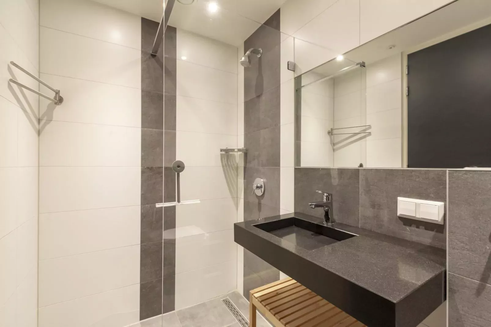 Suite Uitwaayer-Badkamer