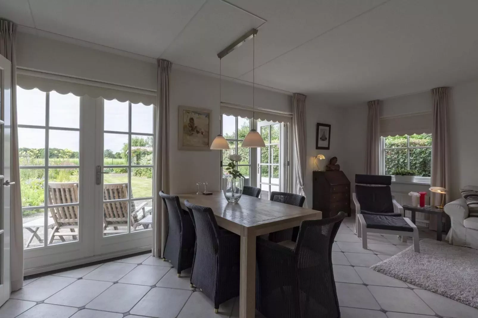 De Buitenplaats 16-Eetkamer
