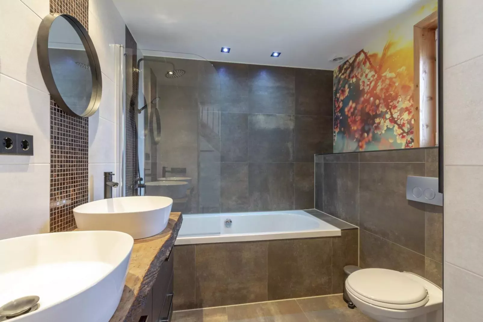 Luxe Villa Keizerskroon - Keizerkroon 63-Badkamer