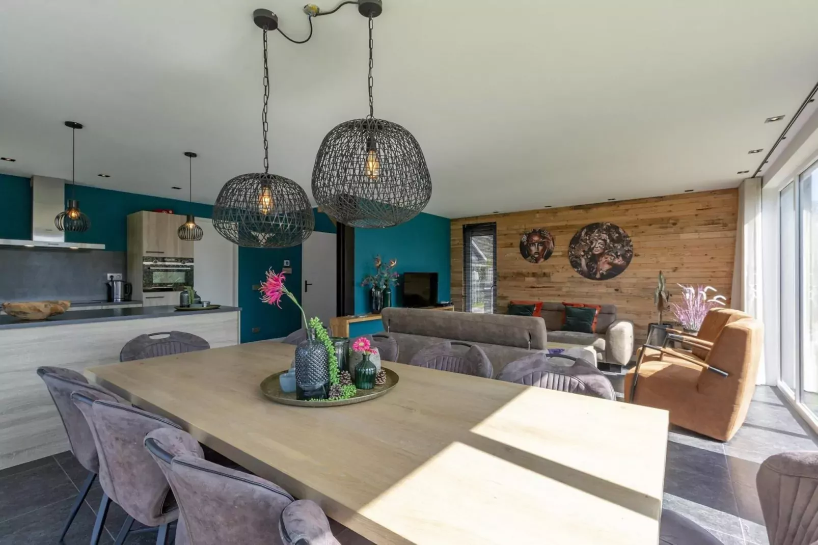 Luxe Villa Keizerskroon - Keizerkroon 63-Eetkamer