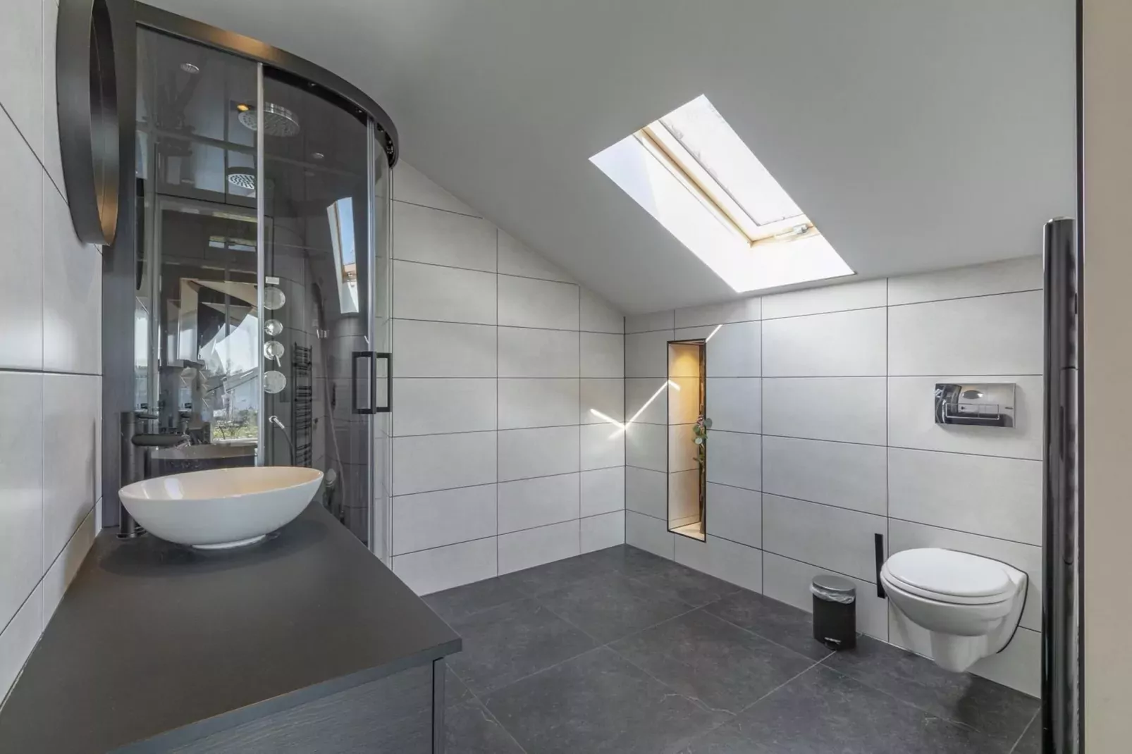 Luxe Villa Keizerskroon - Keizerkroon 63-Badkamer
