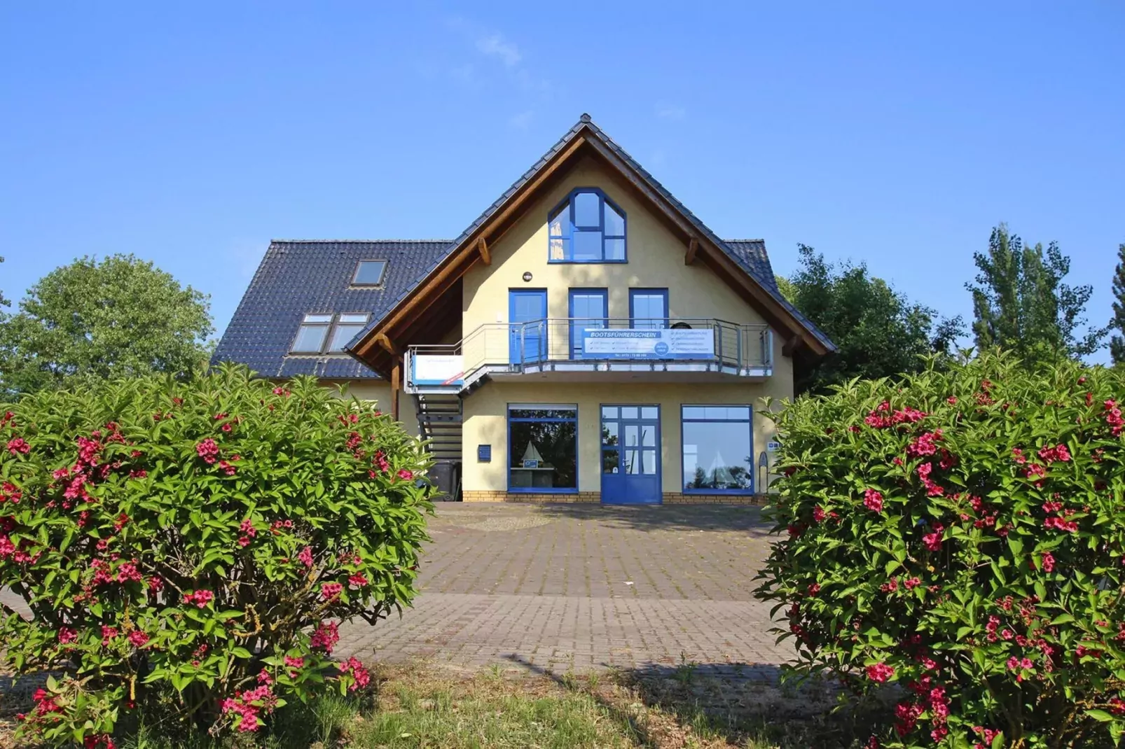 Fewo 2 110 qm-Buitenkant zomer