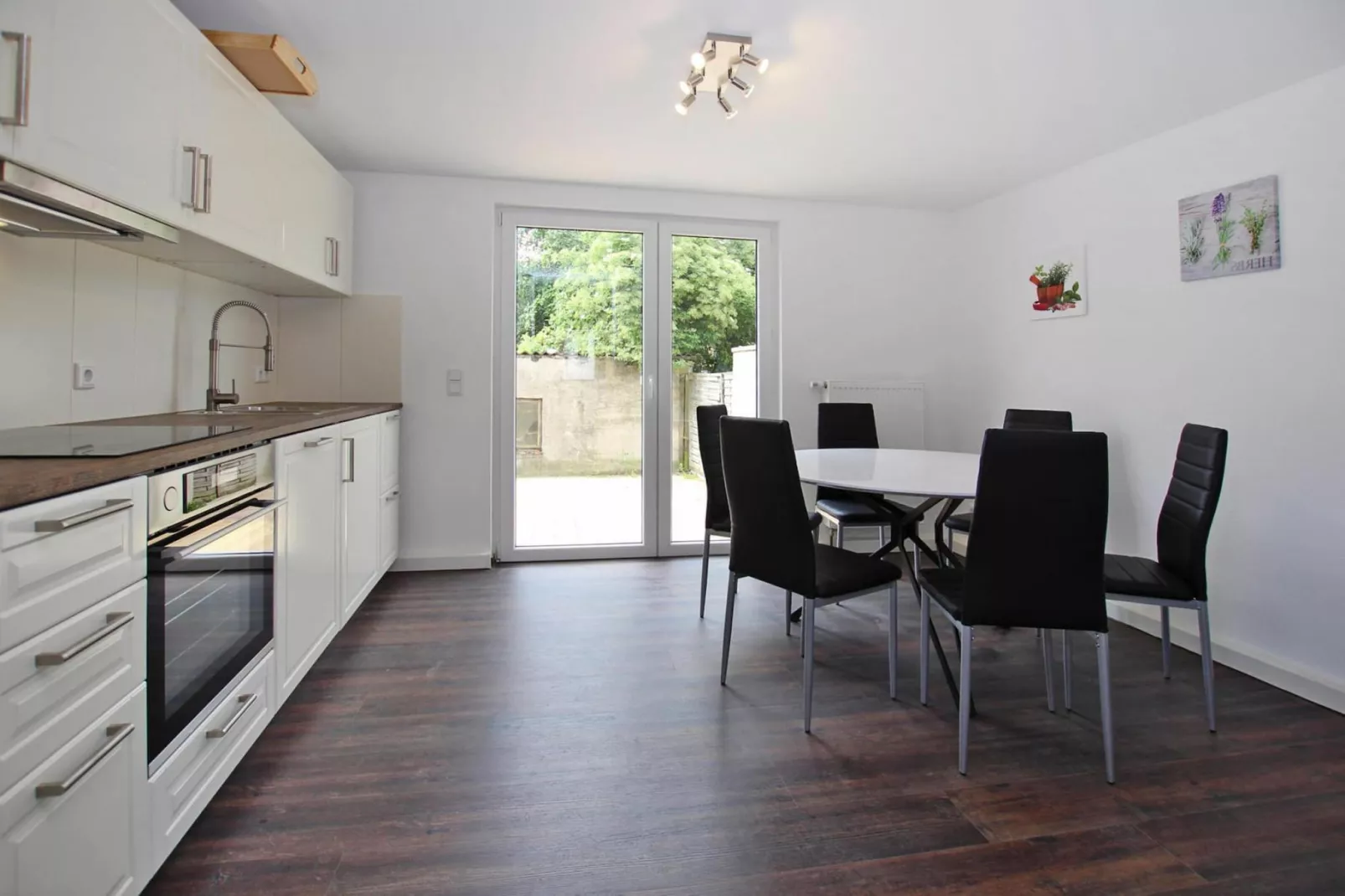 Ferienhaus 85 qm-Eetkamer