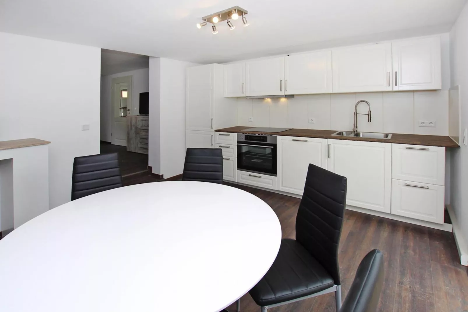 Ferienhaus 85 qm-Eetkamer