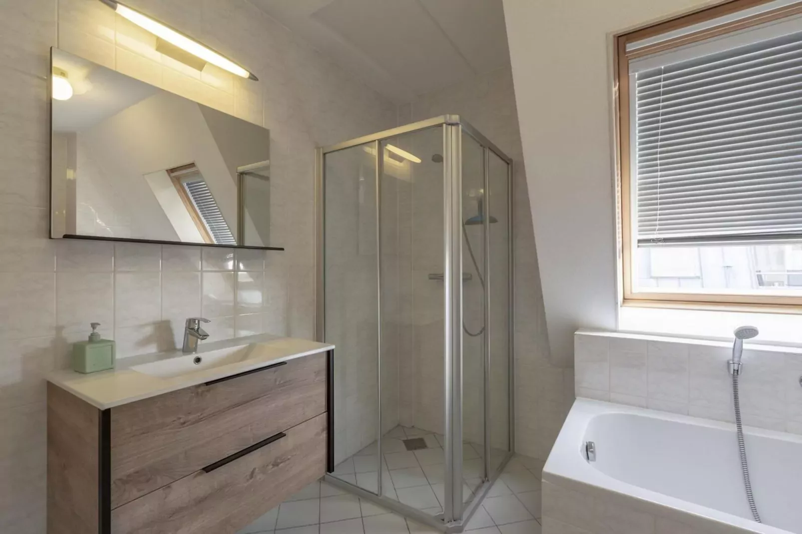 Duinerei B301-Badkamer