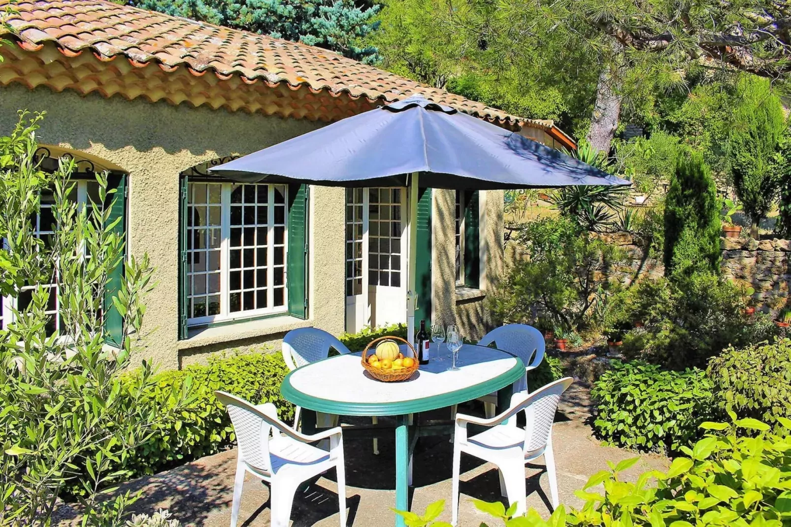 Ferienhaus in Salon-de-Provence-Uitzicht zomer
