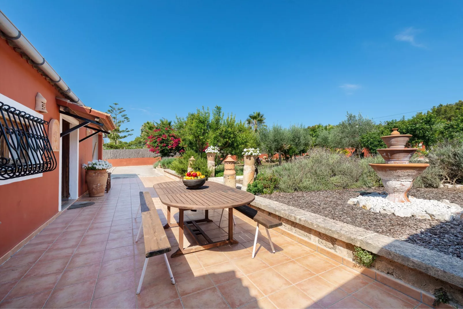 Can Calafat-Buitenkant zomer
