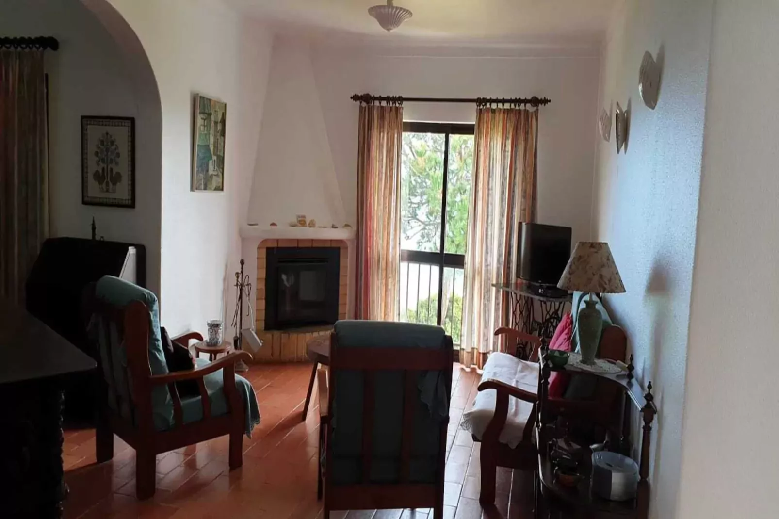 Reihenhaus in Armação de Pêra // Casa Ninho-Woonkamer