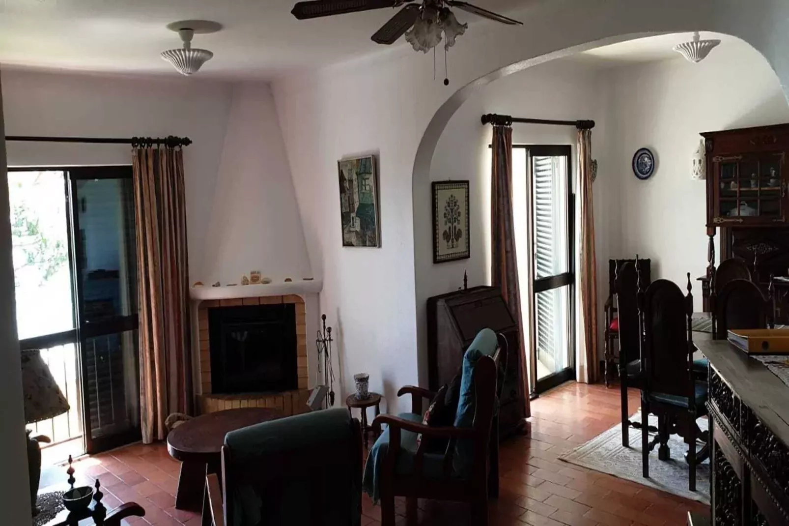 Reihenhaus in Armação de Pêra // Casa Ninho-Woonkamer