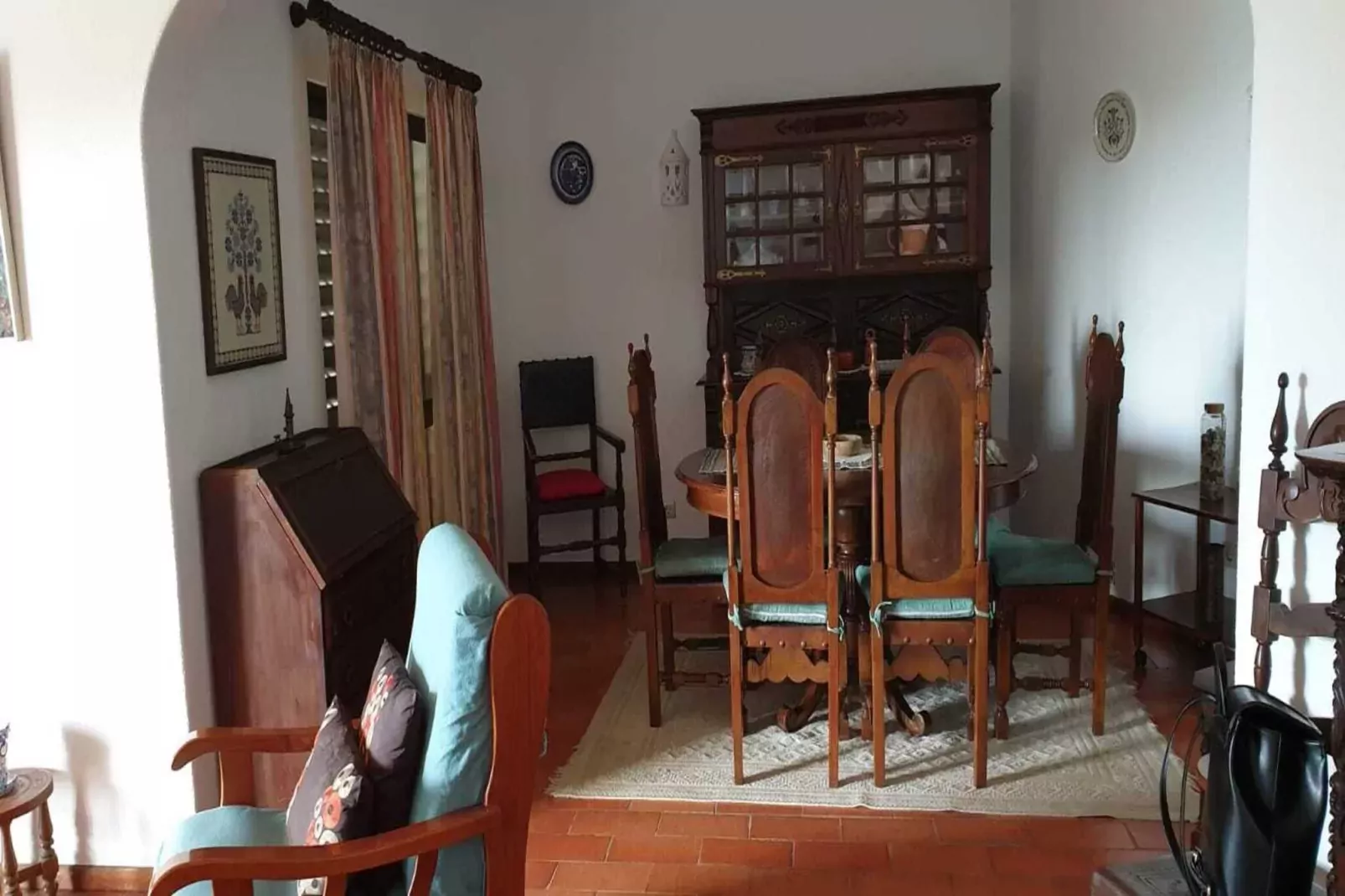 Reihenhaus in Armação de Pêra // Casa Ninho-Woonkamer