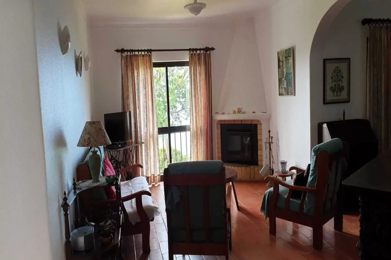 Reihenhaus in Armação de Pêra // Casa Ninho-Woonkamer