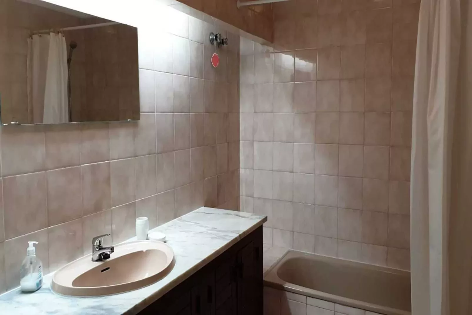 Reihenhaus in Armação de Pêra // Casa Ninho-Badkamer