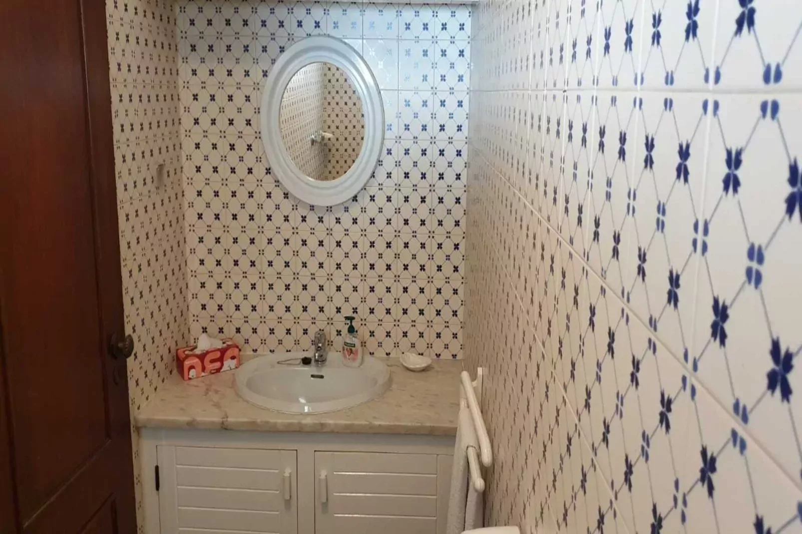Reihenhaus in Armação de Pêra // Casa Ninho-Badkamer