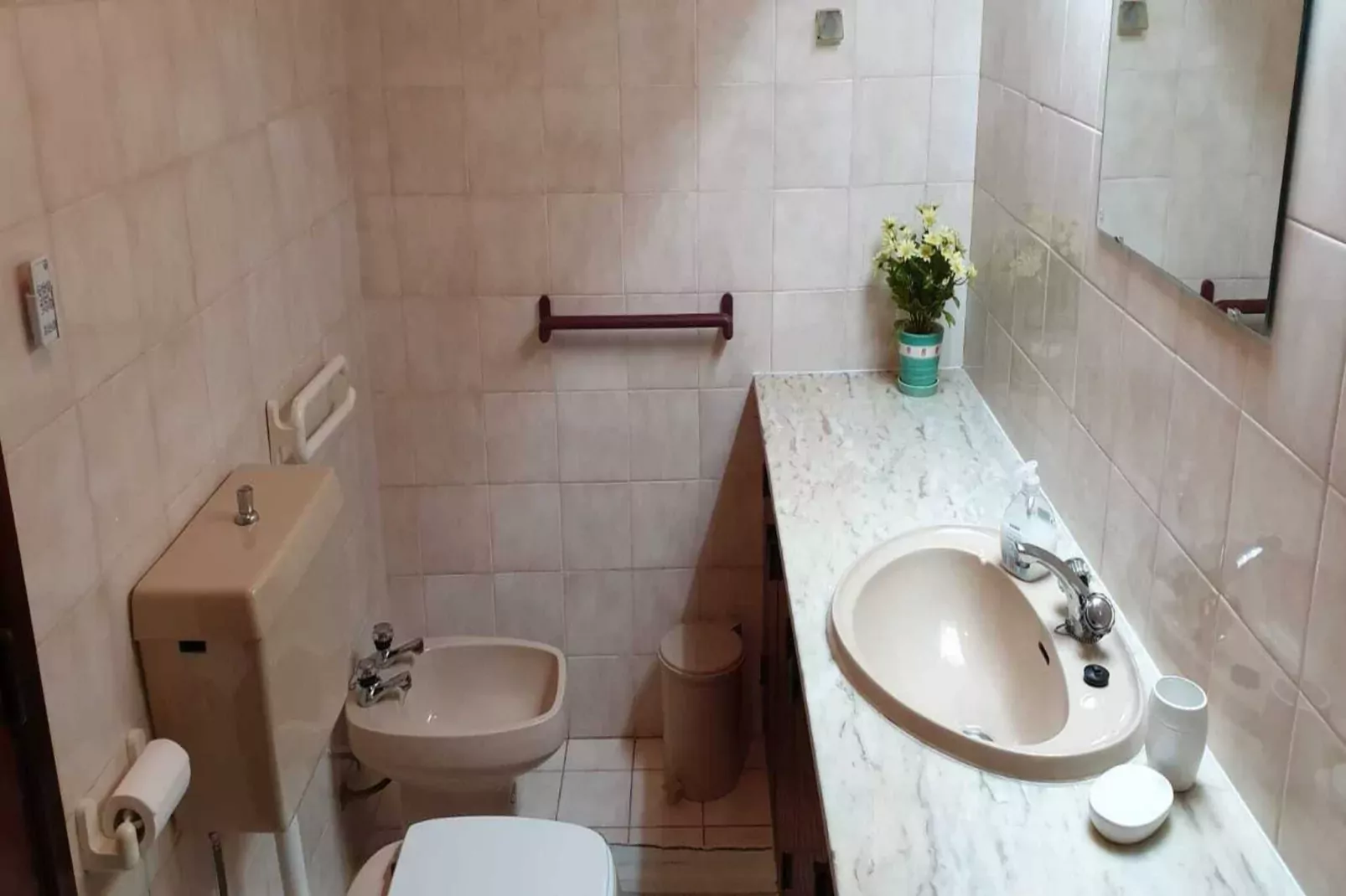 Reihenhaus in Armação de Pêra // Casa Ninho-Badkamer