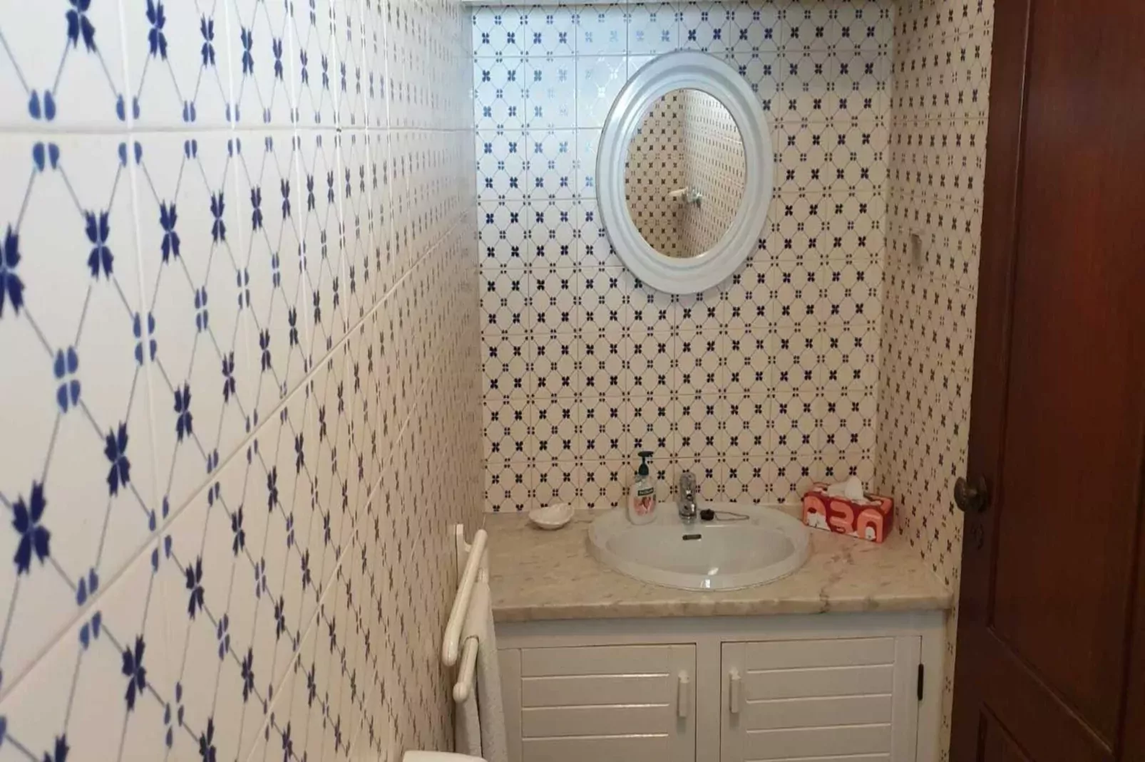 Reihenhaus in Armação de Pêra // Casa Ninho-Badkamer