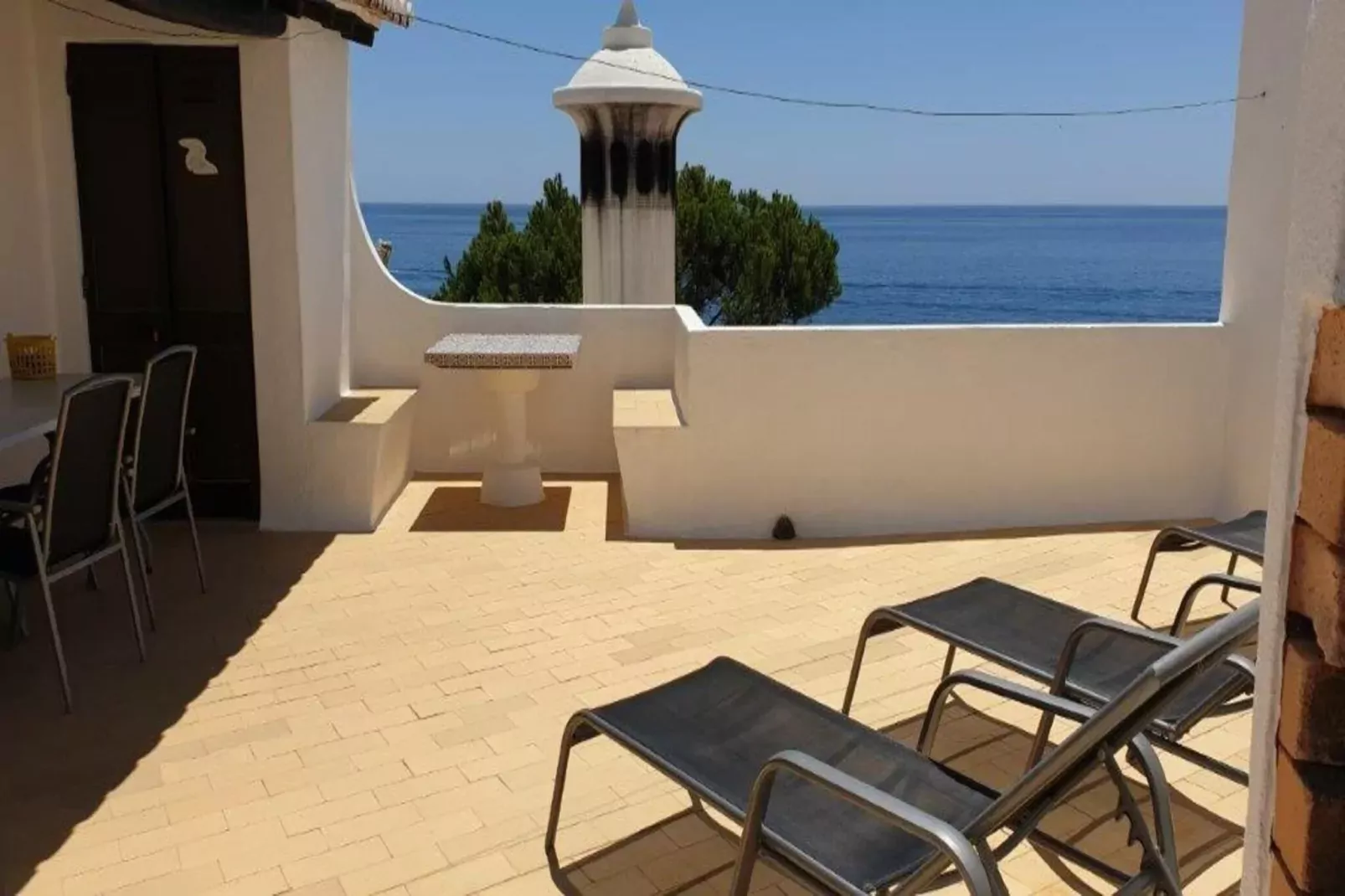 Reihenhaus in Armação de Pêra // Casa Ninho-Terrasbalkon