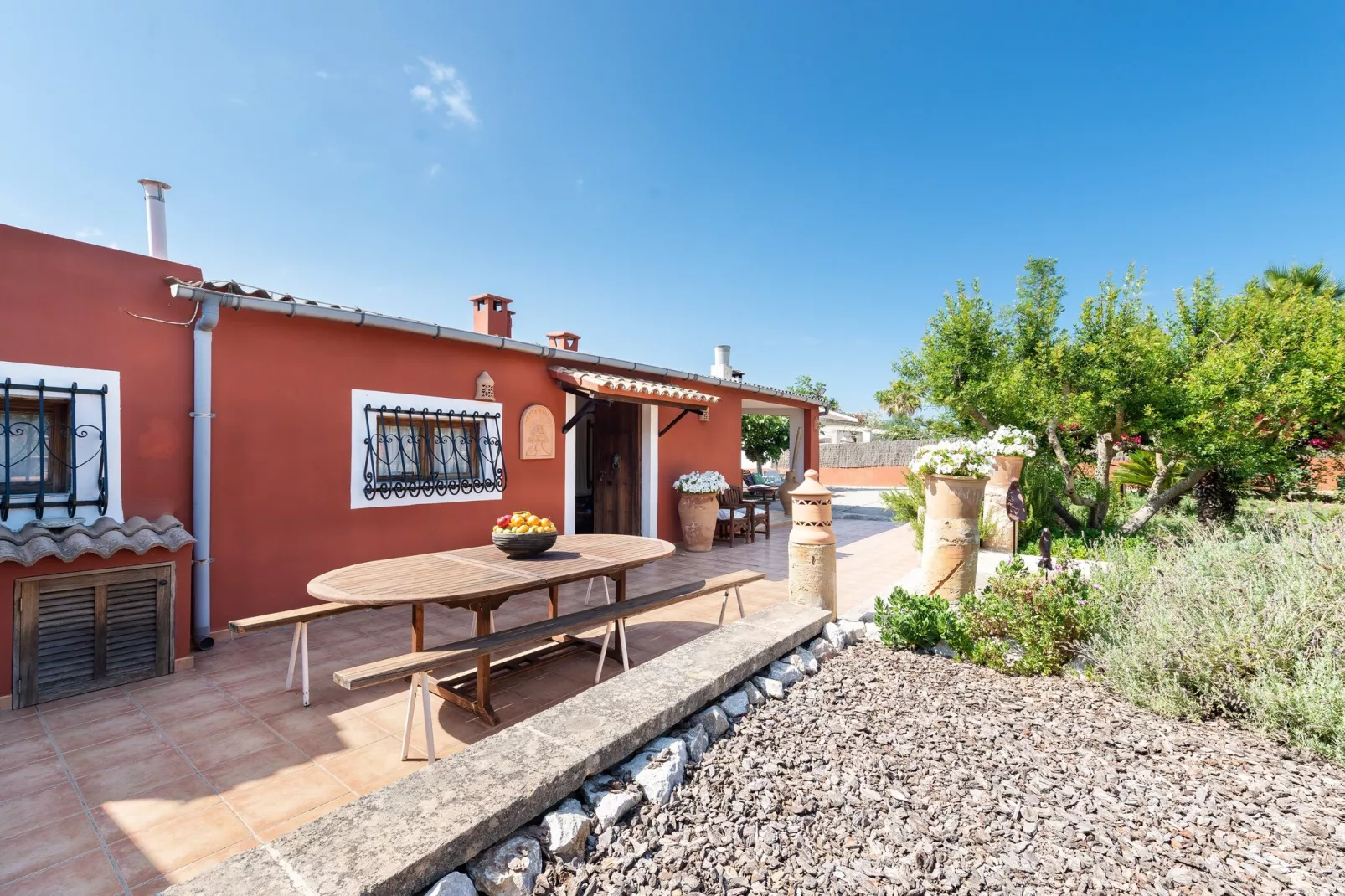 Can Calafat-Buitenkant zomer