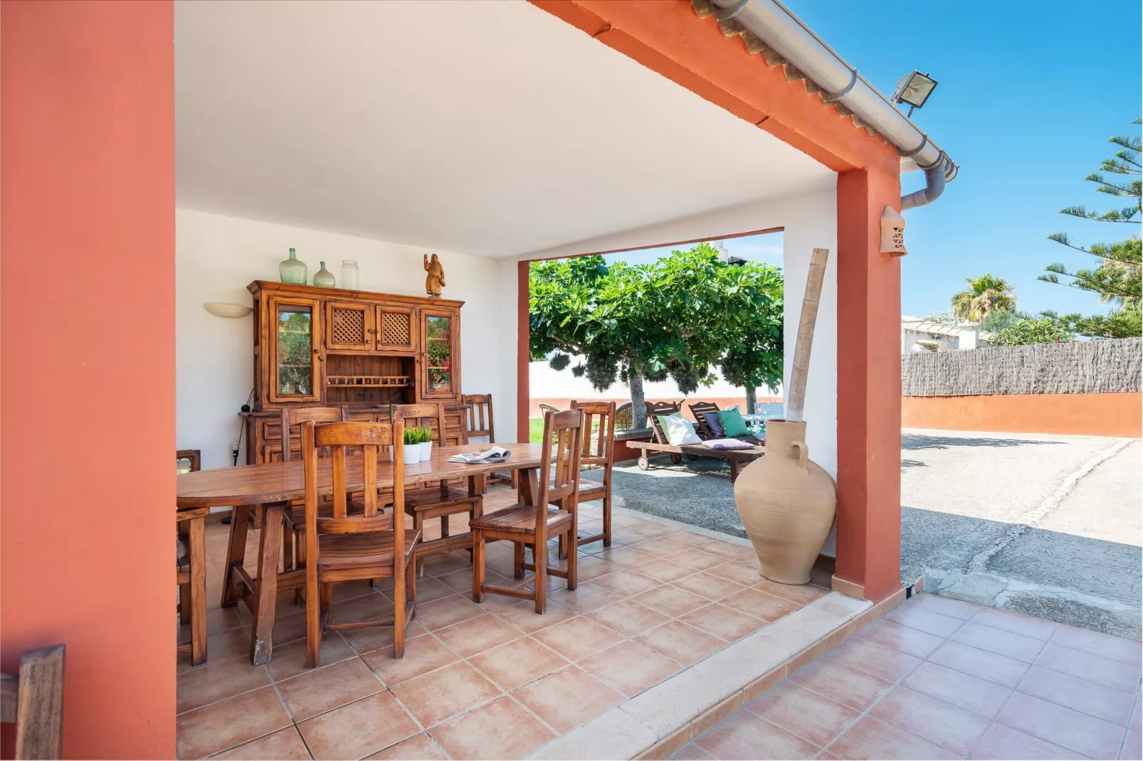 Can Calafat-Buitenkant zomer