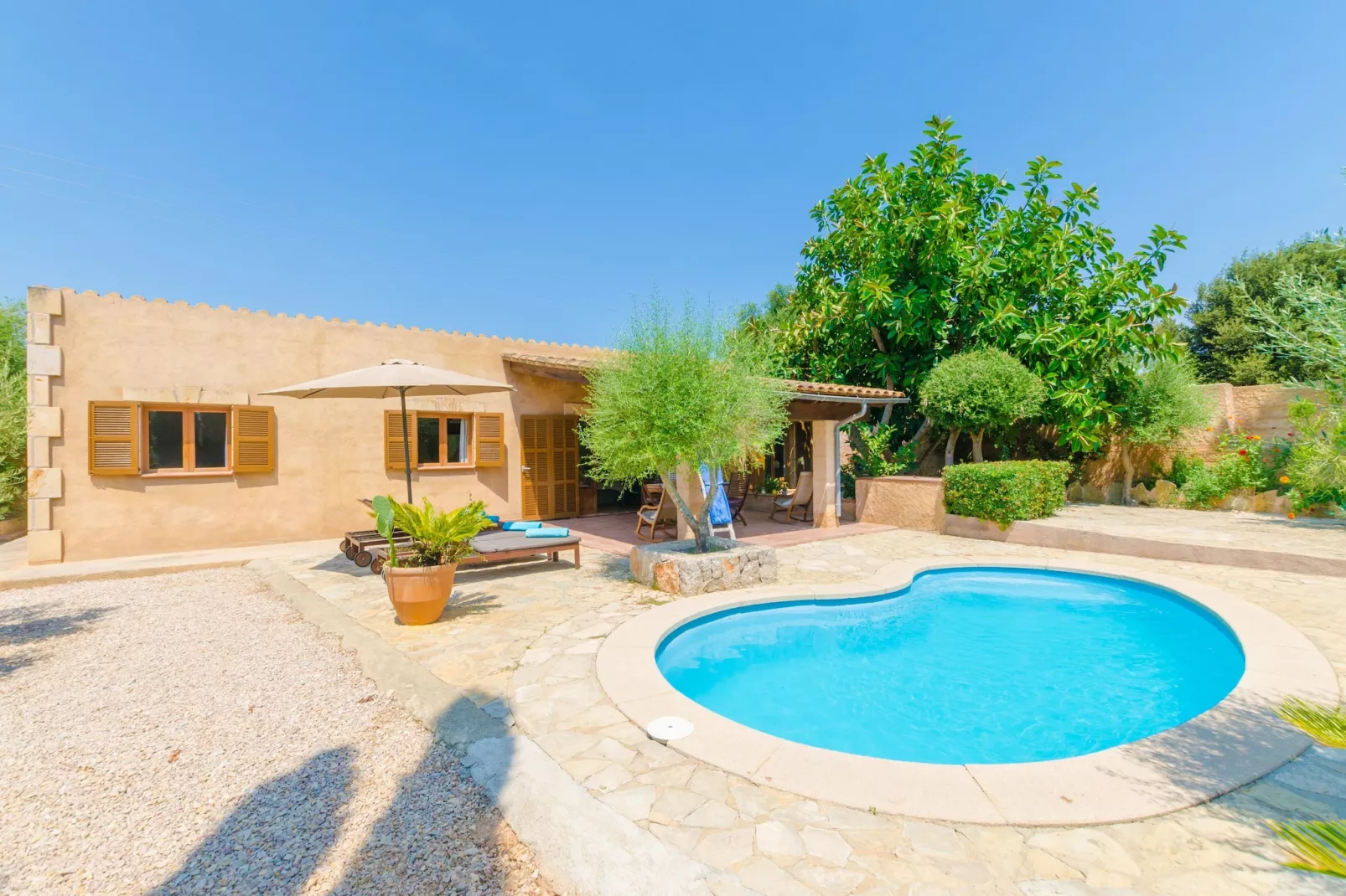 Finca Sa Plana-Buitenkant zomer