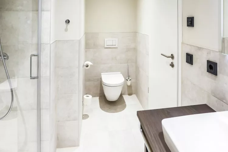Apartments im MAREMÜRITZ Yachthafen Resort & Spa / Fortuna Suite Landseite 2 Personen-Badkamer