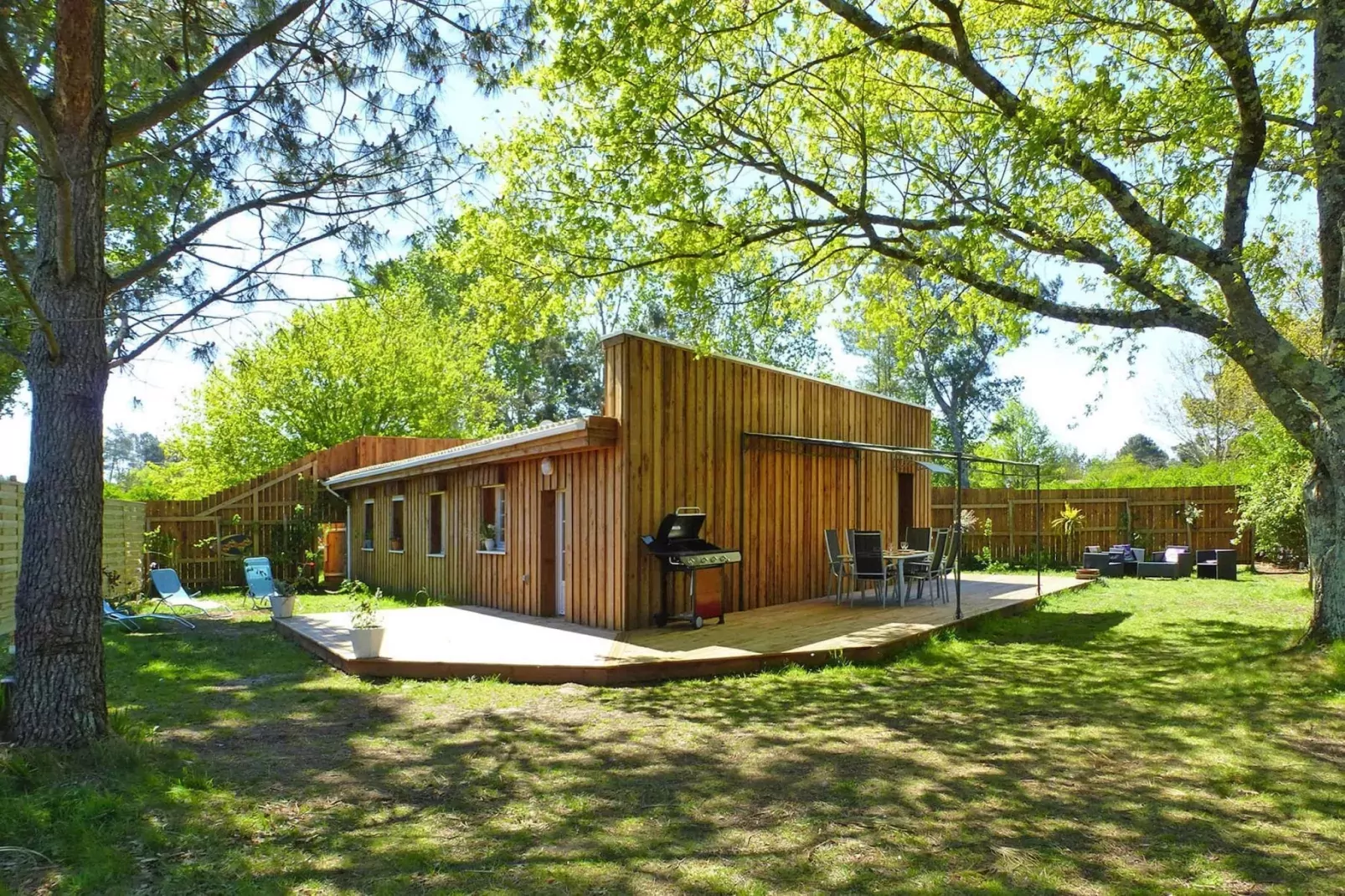 Holiday home Le Porge-Buitenkant zomer