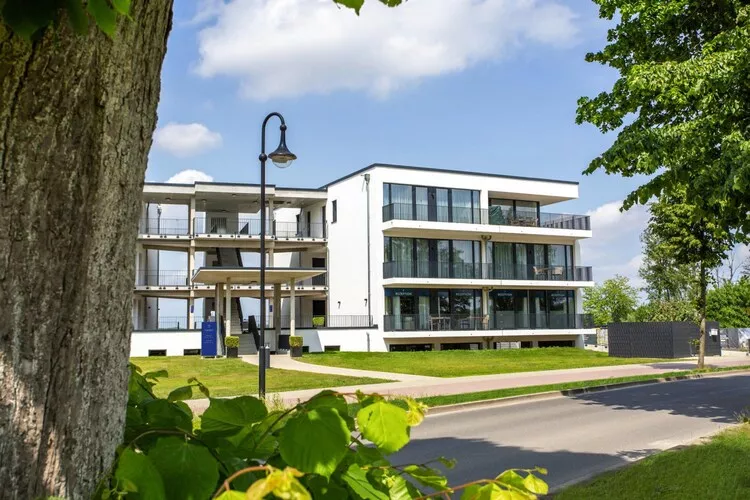 Apartments im MAREMÜRITZ Yachthafen Resort & Spa / Anker Penthouse Suite 3 Personen-Buitenkant zomer