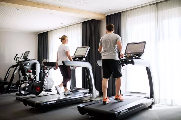 Apartments im MAREMÜRITZ Yachthafen Resort & Spa / Aurora Müritzblick 2 Personen-Sportzaal