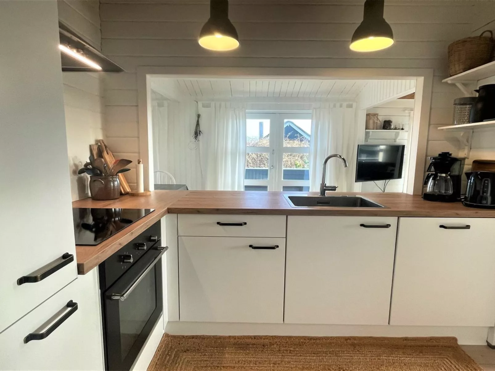 "Arbnora" - 400m from the sea-Binnen