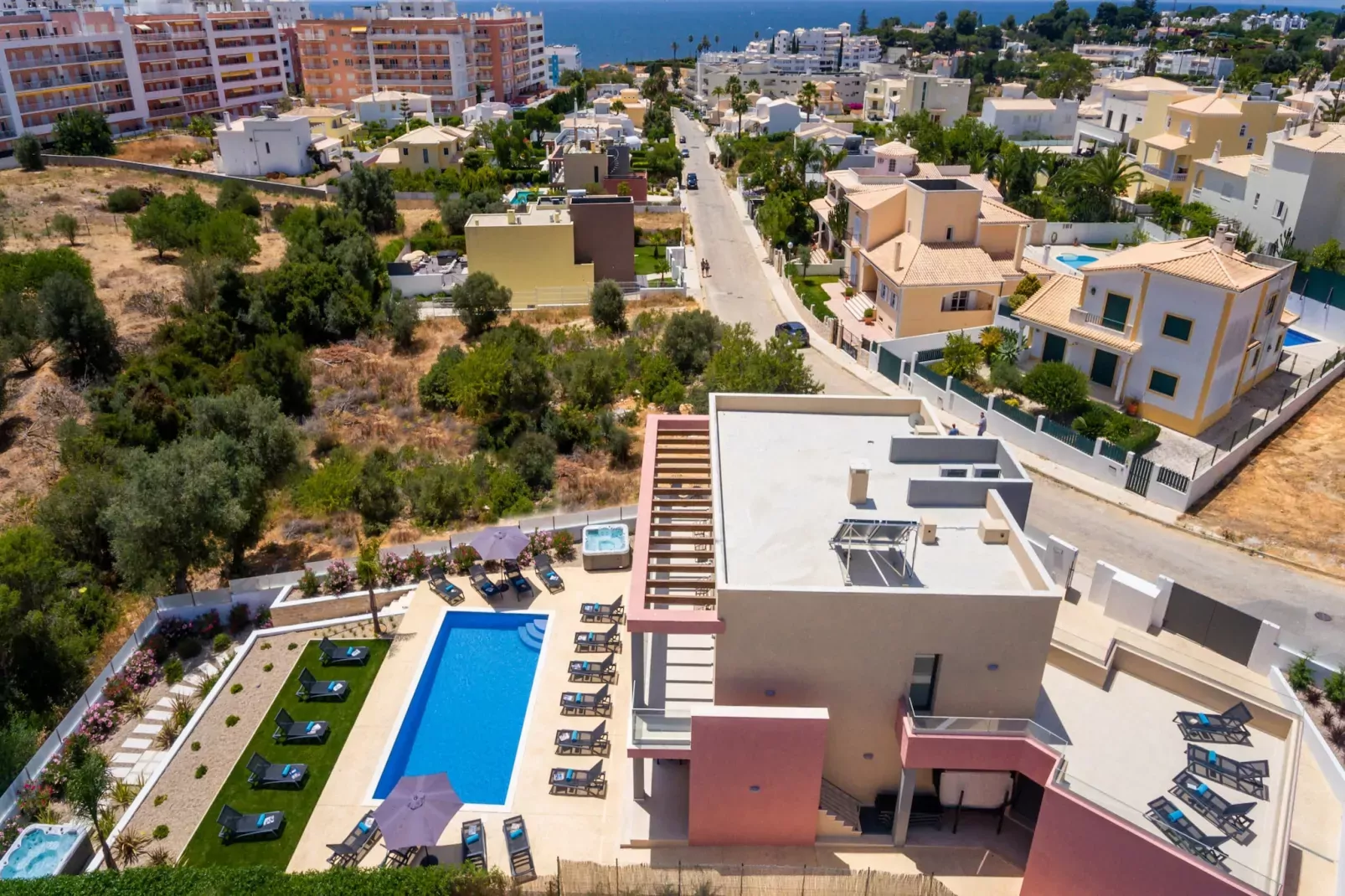 Villa Riviera-Buitenkant zomer