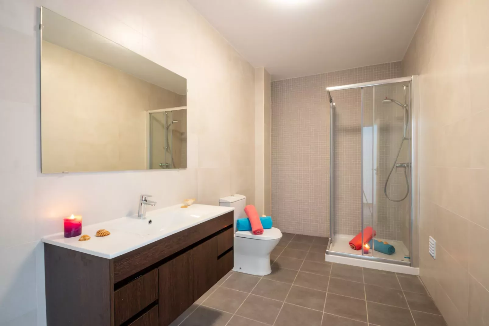 Villa Riviera-Badkamer