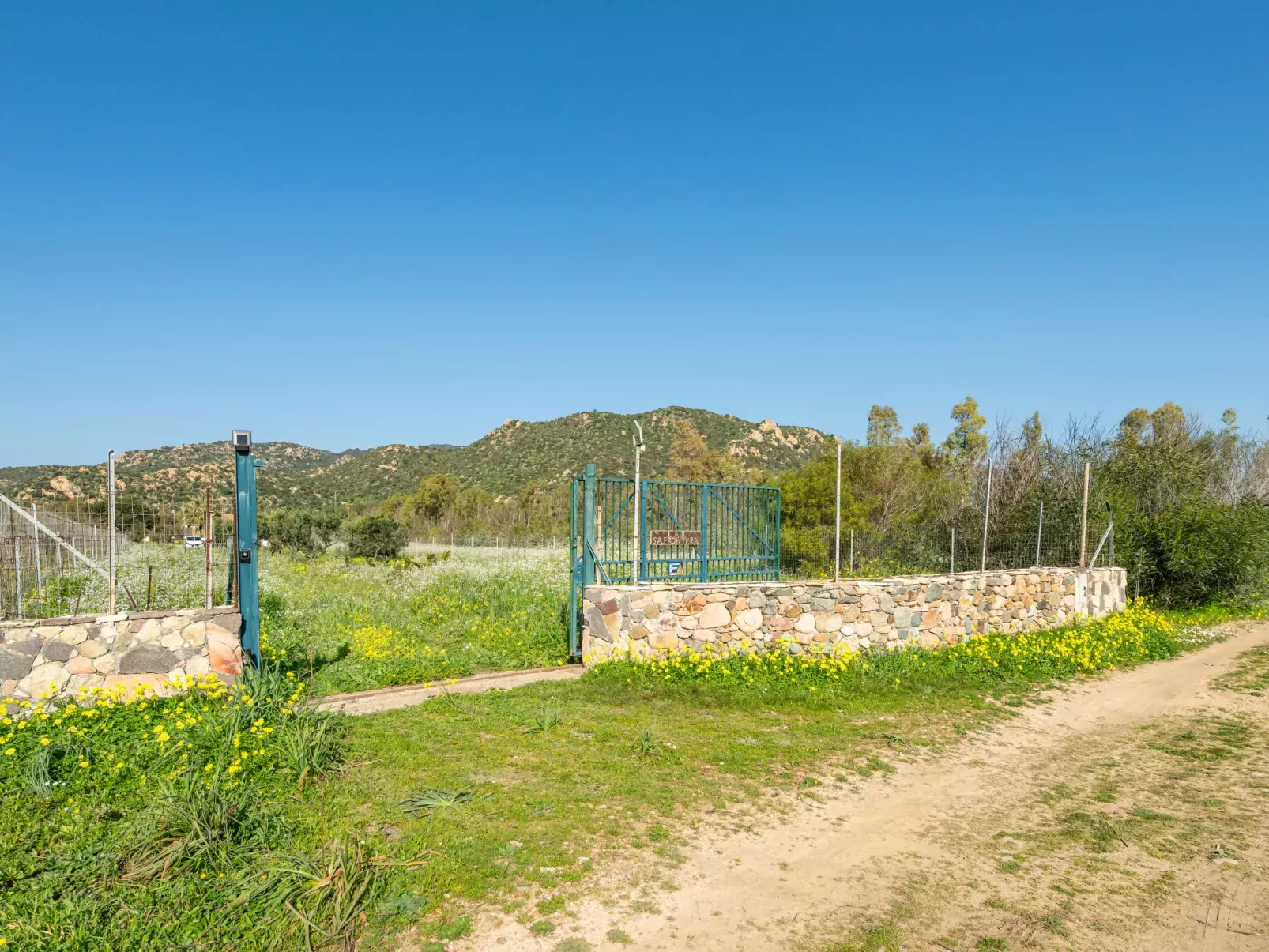Sa Frontera-Buiten