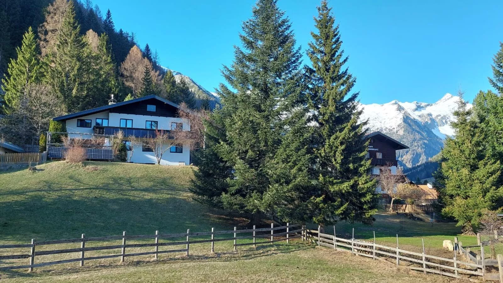 Landhaus Herz der Tauern-Buitenkant zomer