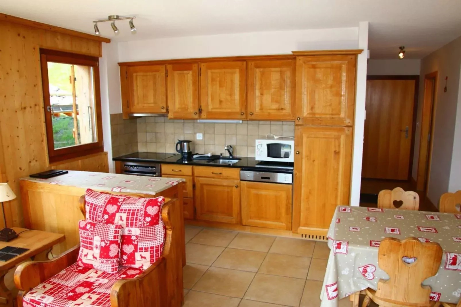 Balcons du Soleil Y3 322 -QUIET apartment 4 pers-Keuken