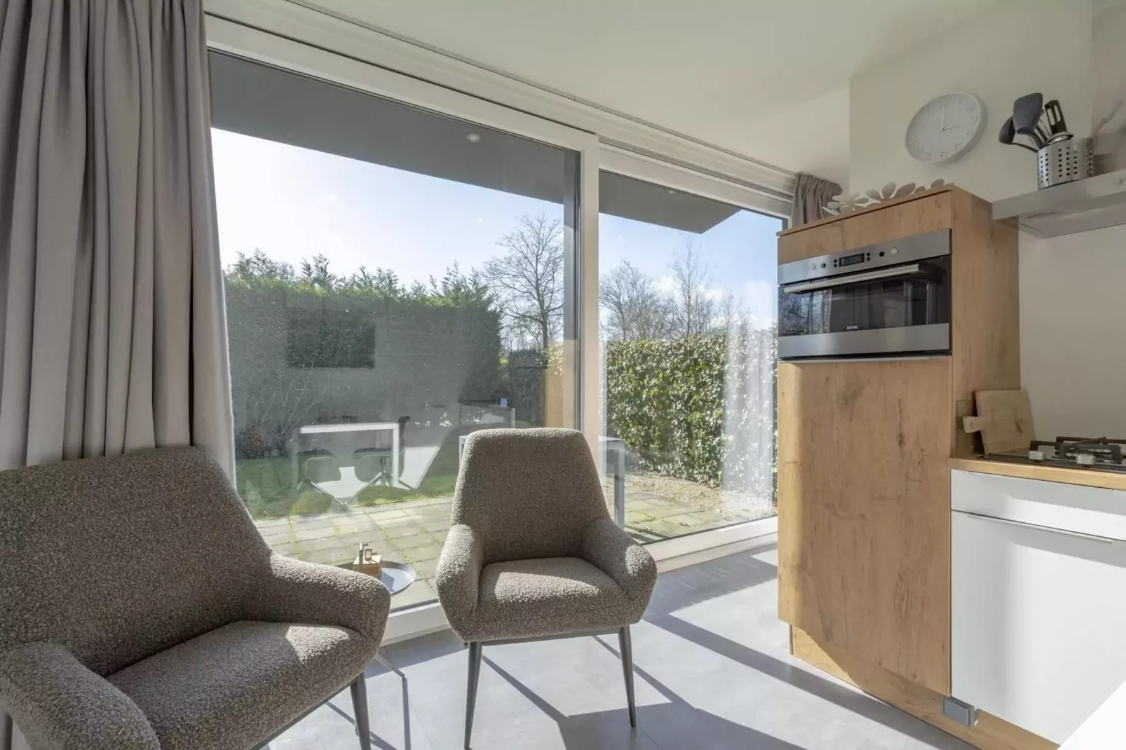 Strandhuis Uitwaayer-Woonkamer