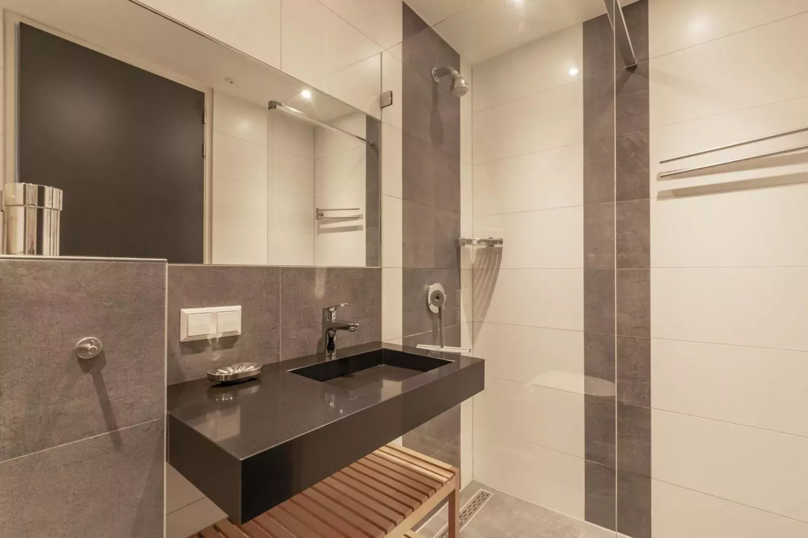 Strandhuis Uitwaayer-Badkamer