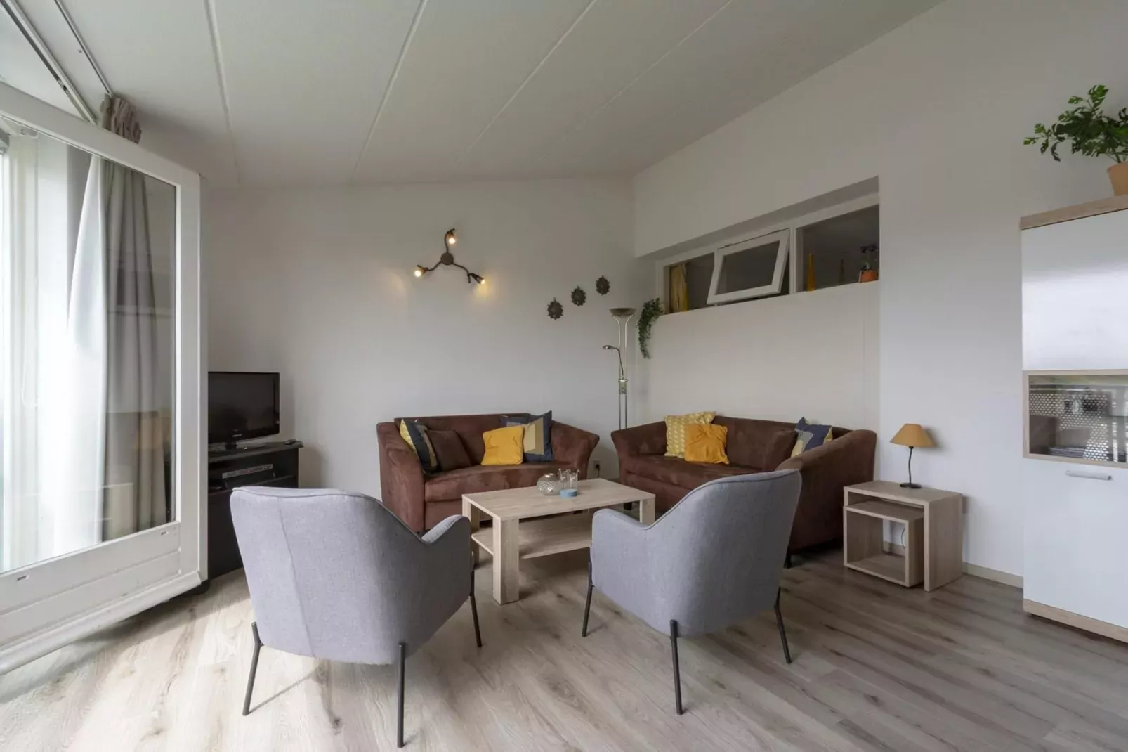 Strandslag 223-Eetkamer