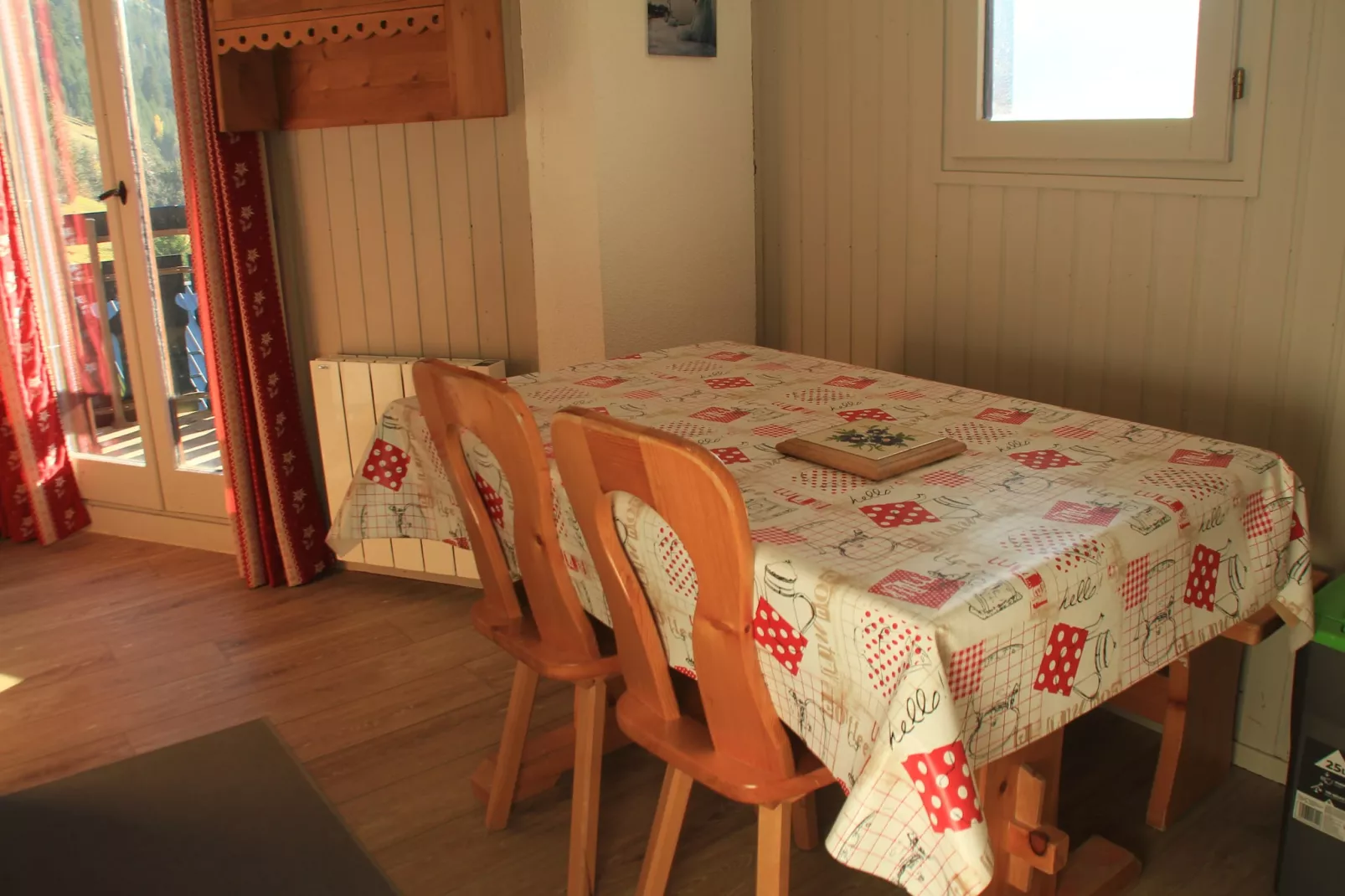 Alpage AGE11  VIEW & SUN 4 Per.-Eetkamer
