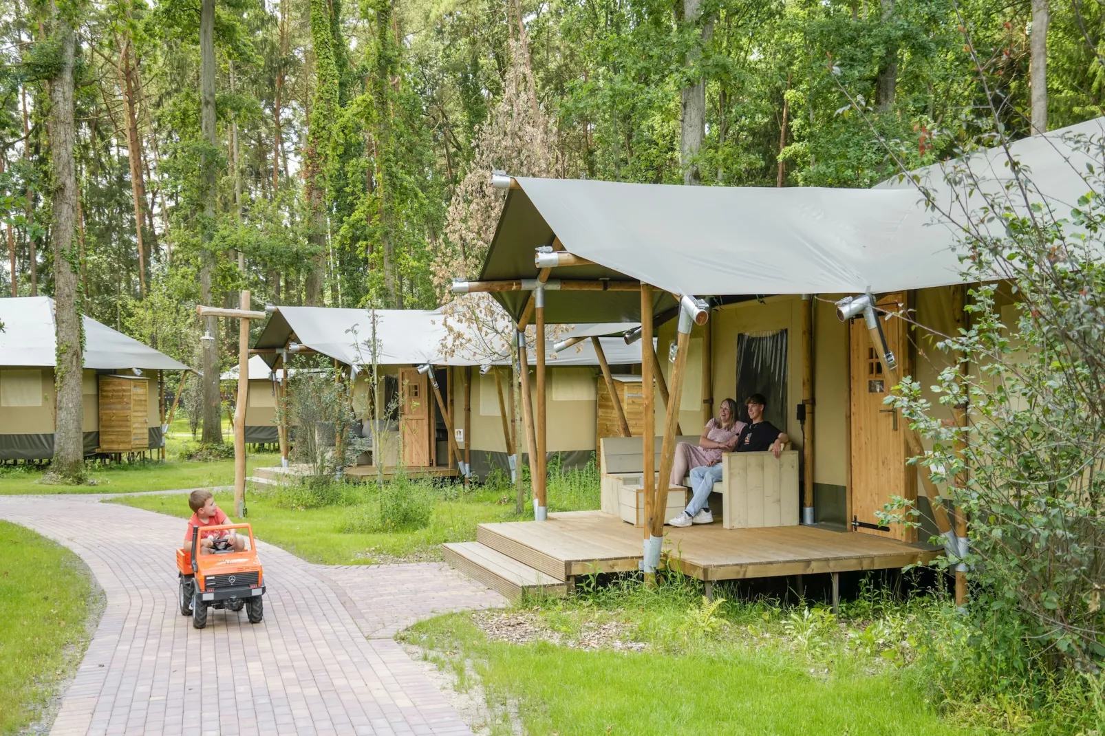 Tongasoa-Lodges 4 Personen-Buitenkant zomer