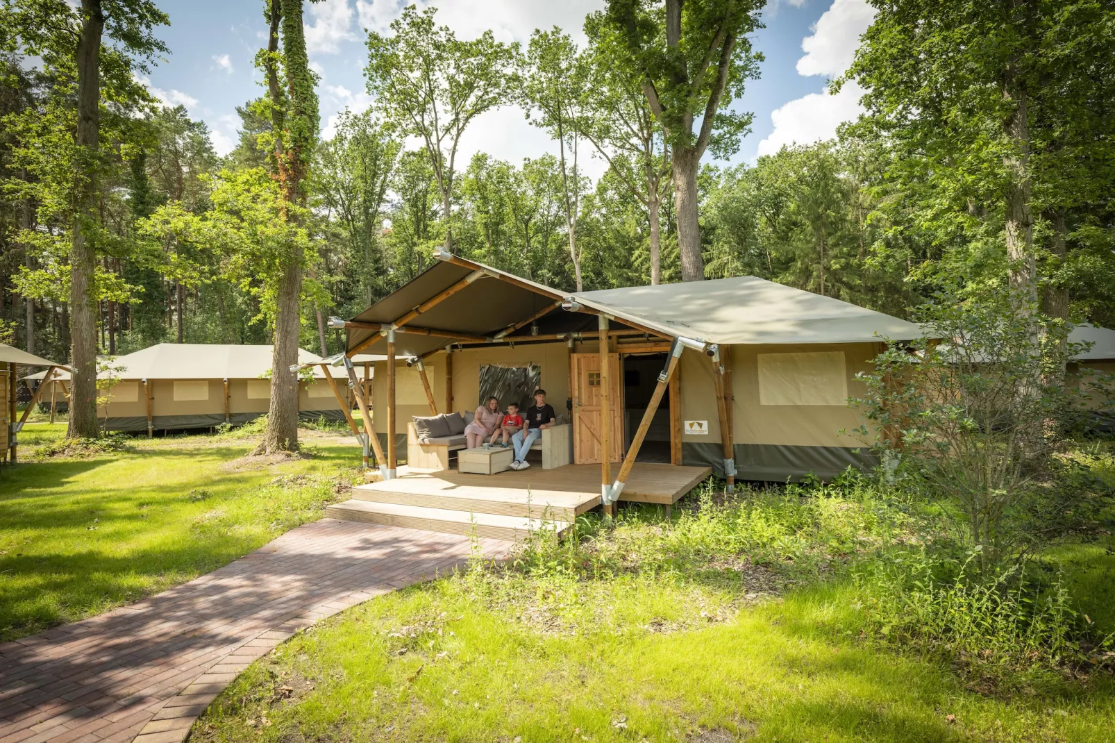 Tongasoa-Lodges 6 Personen-Buitenkant zomer