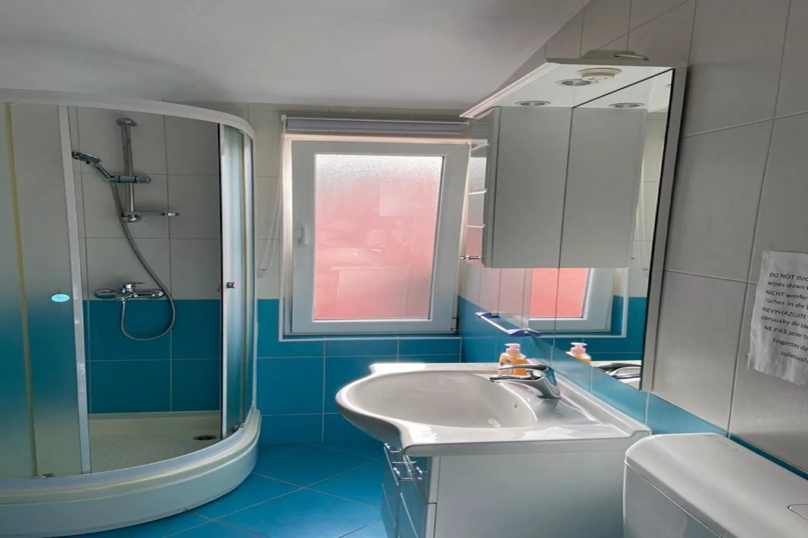 Apartments Tiho & Jelena- Studio Apartment (Levantera)-Badkamer