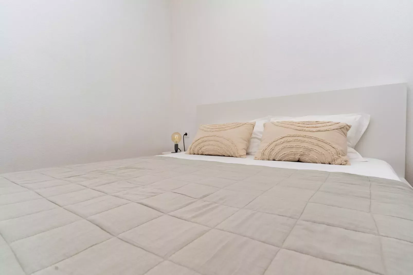 Apartment Konak - Two Bedroom Apartment with Terrace and Sea View-Slaapkamer