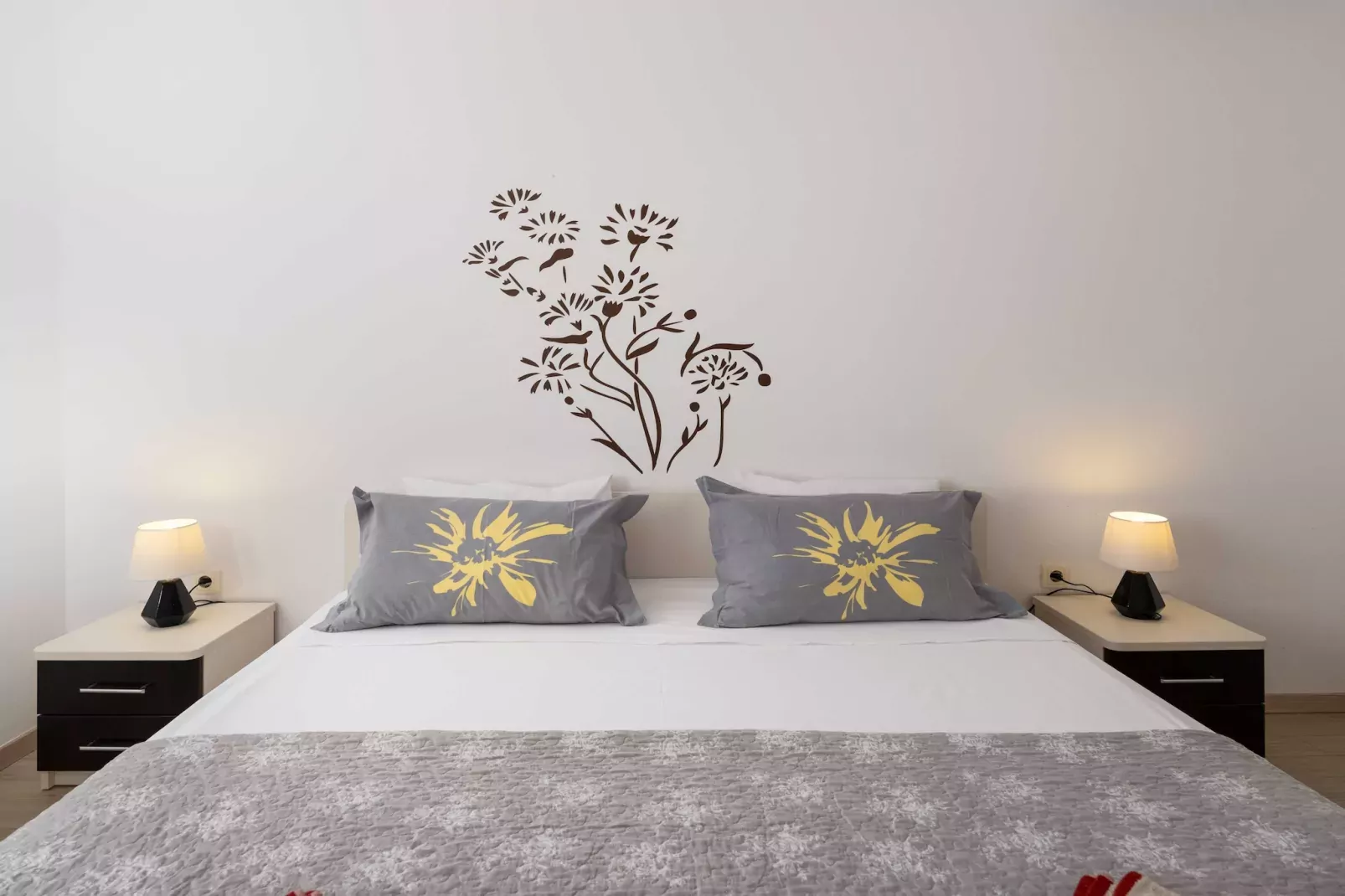 Villa Dragić- Four Bedroom Villa with Swimming Pool, Terrace and Sea View-Slaapkamer