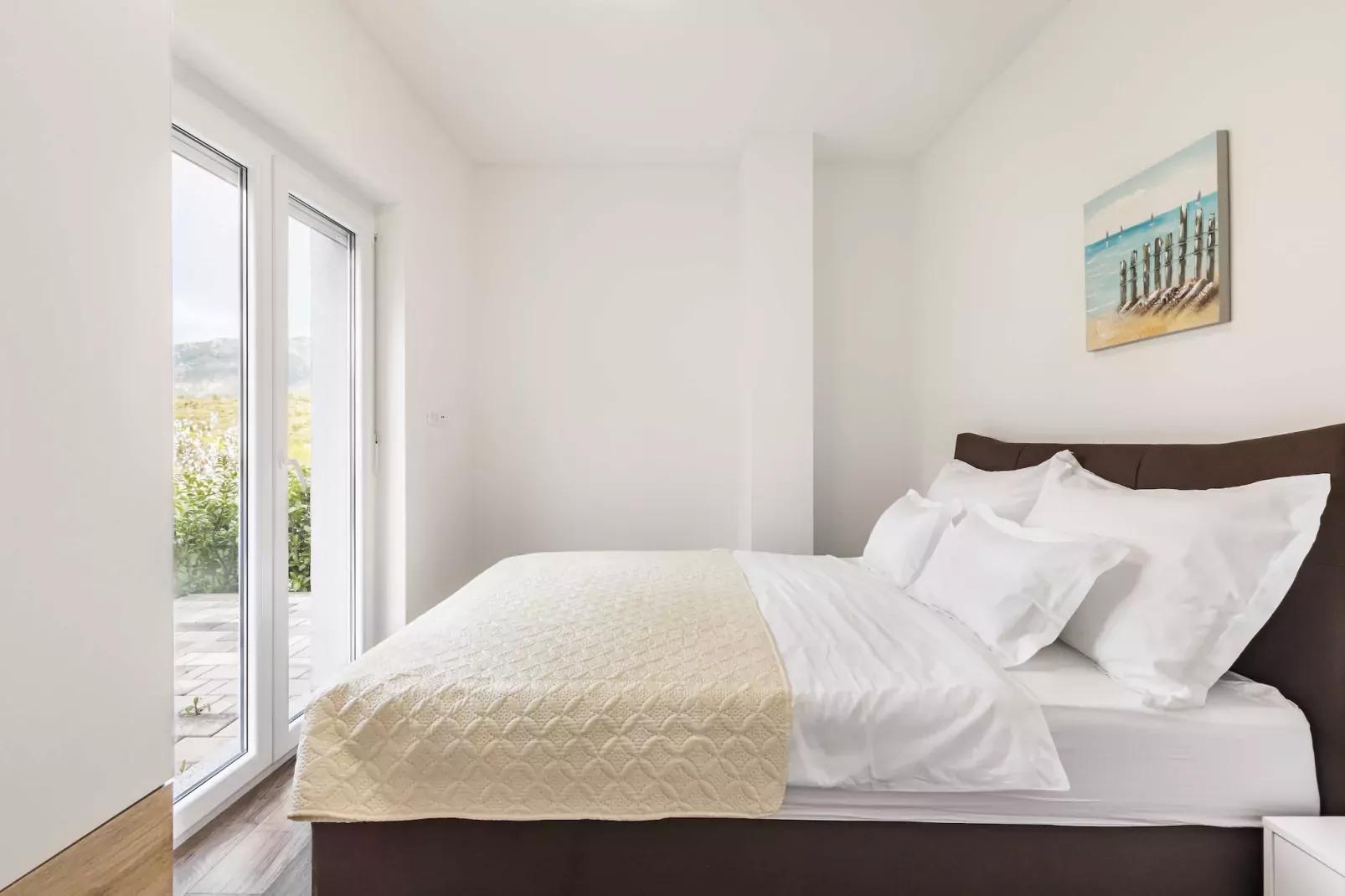 Apartments Villa Salona Sky - Comfort Two Bedroom Apartment with Balcony (1)-Slaapkamer