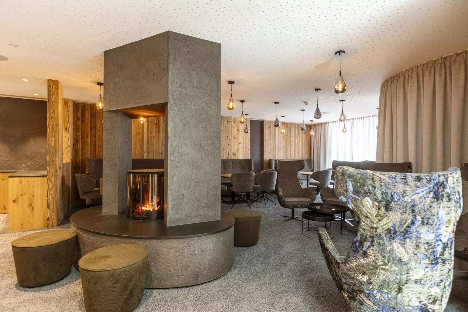 Zillertal Suites 11-Hal-ontvangst