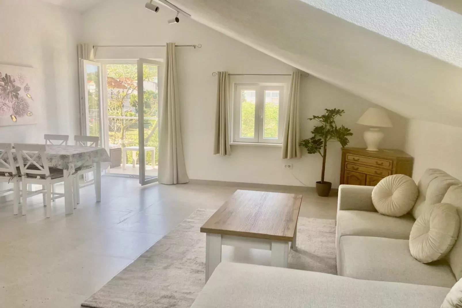Apartment Villa Sunshine - Two Bedroom  Apartment with Terrace-Woonkamer