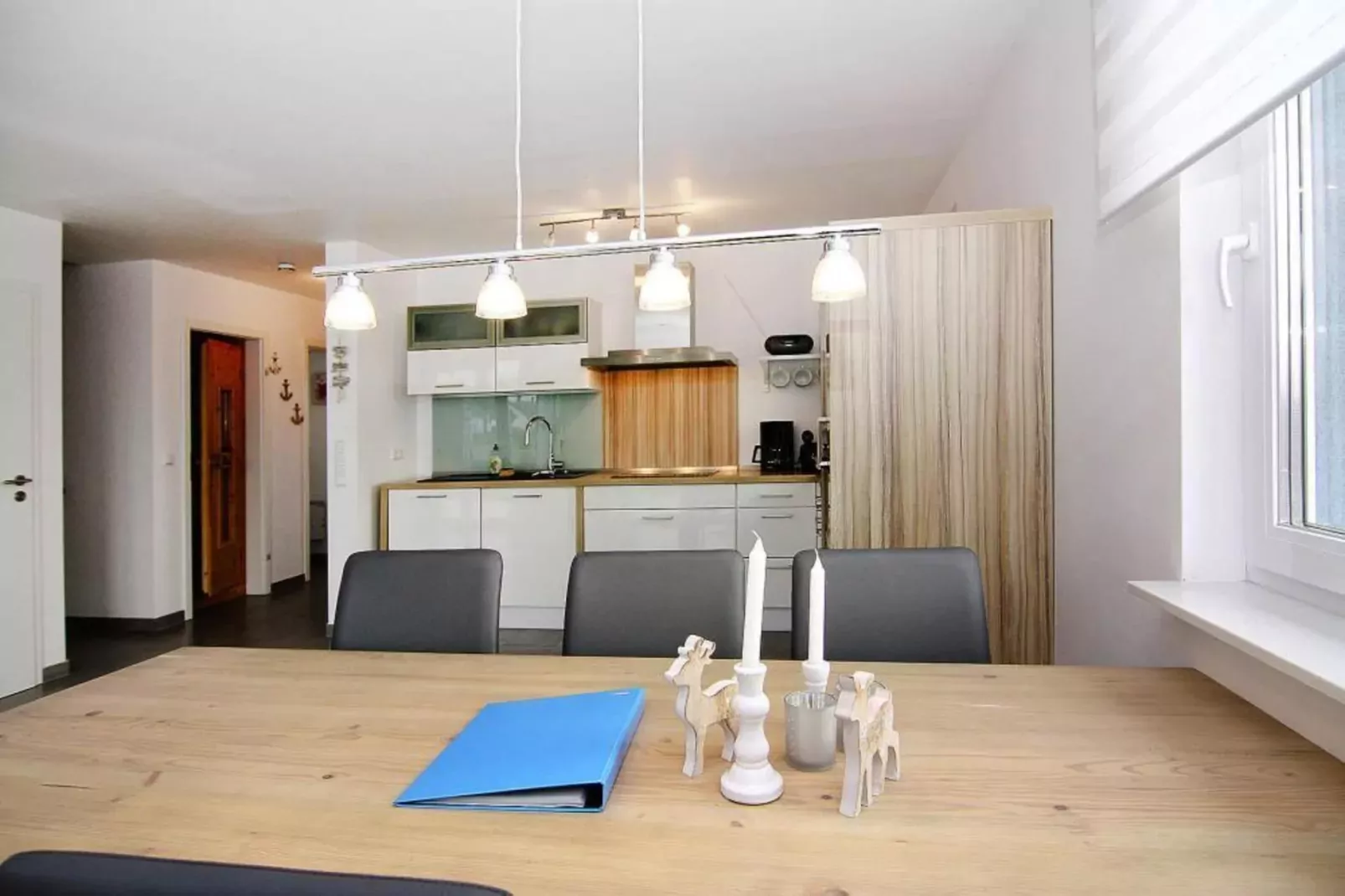 Ferienhaus de Poeler Drift 5 Personen-Eetkamer