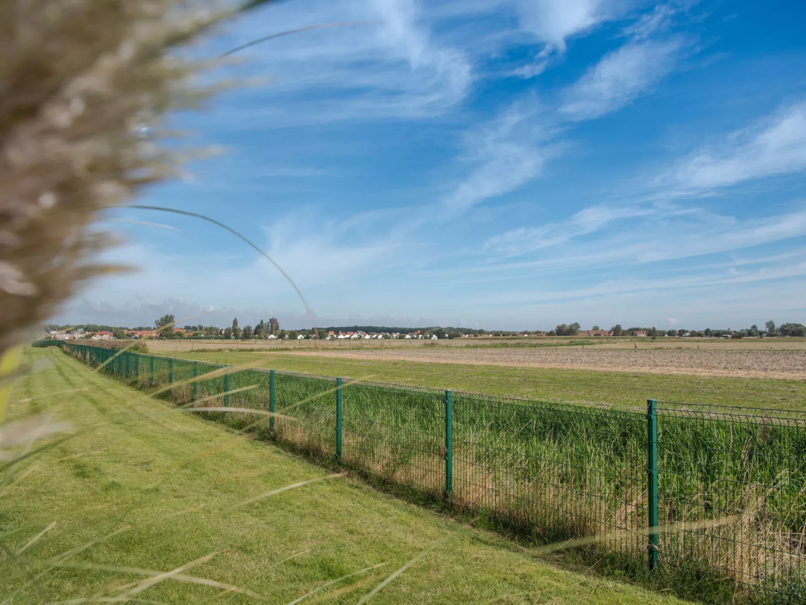 Sirius with parking and shared pool-Buiten
