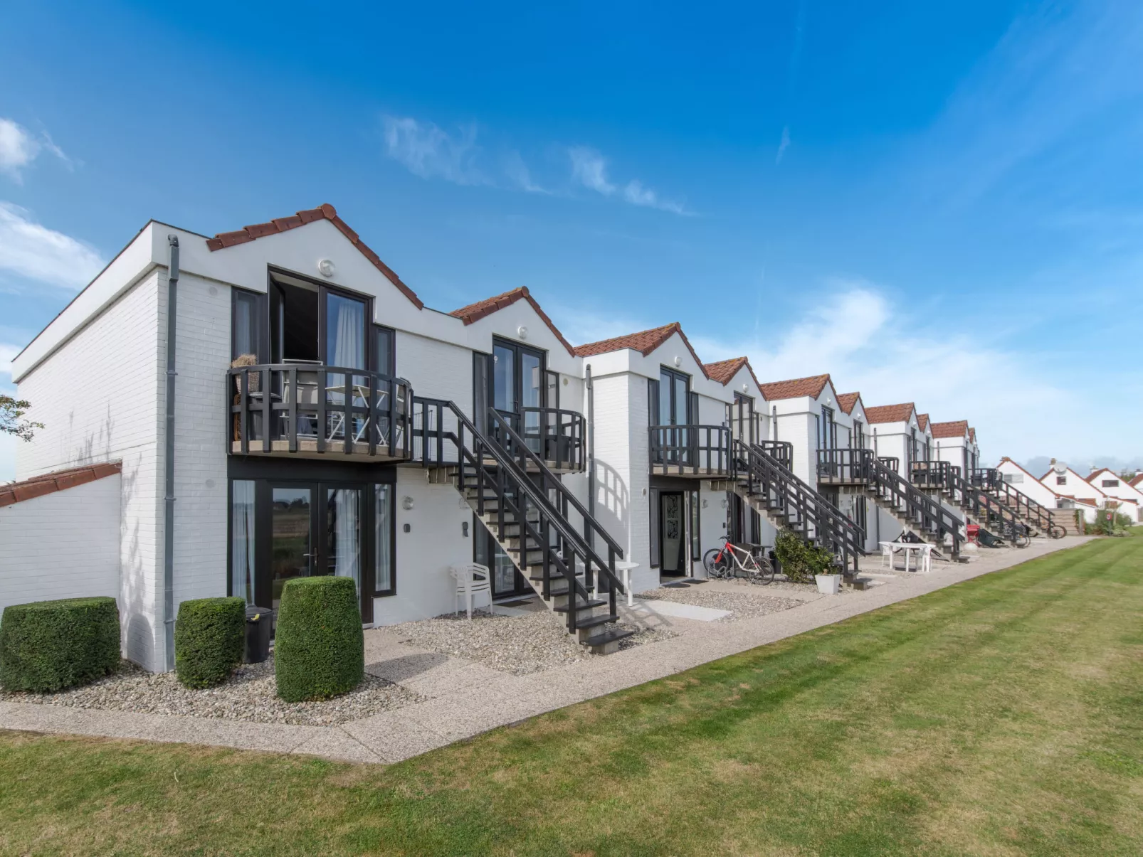 Sirius with parking and shared pool-Buiten