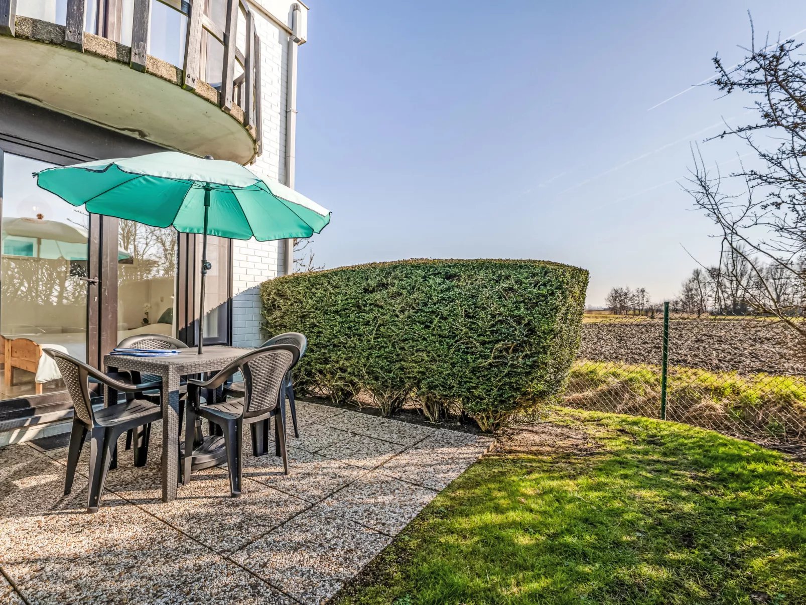 Sirius with parking and shared pool-Buiten