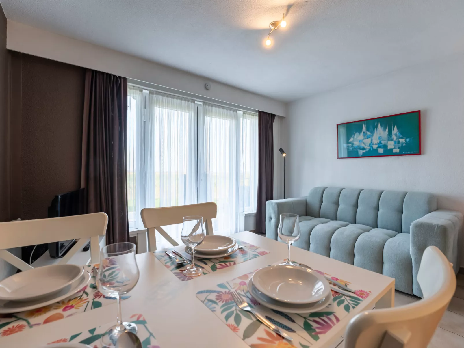 Sirius with parking and shared pool-Binnen